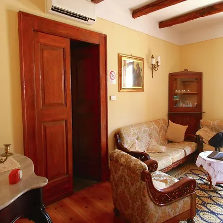 Semesterbostad Spacious Mansion In Near Sea *