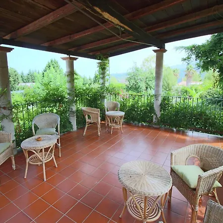 Semesterbostad Spacious Mansion In Near Sea *