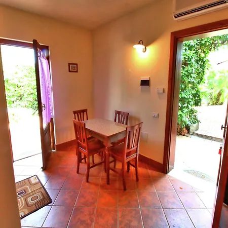 Spacious Mansion In Near Sea Nyaraló *
