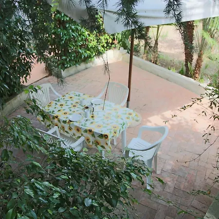 Σπίτι διακοπών Spacious Mansion In Near Sea *