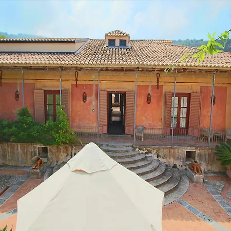 Spacious Mansion In Near Sea