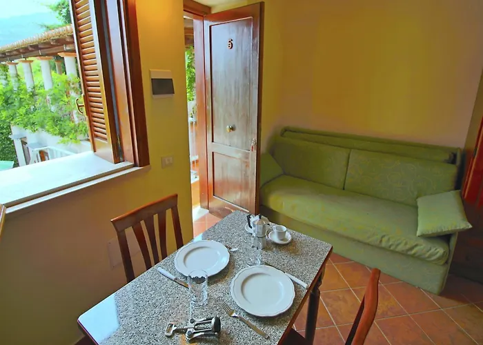 Spacious Mansion In Near Sea *