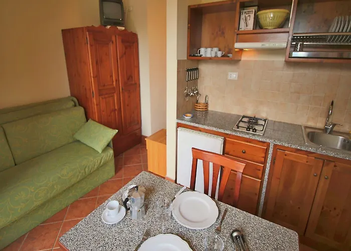 Semesterbostad Spacious Mansion In Near Sea Parghelia