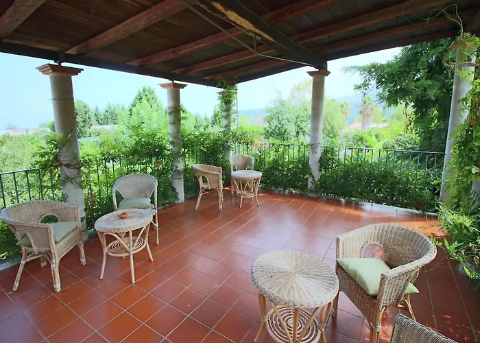 Semesterbostad Spacious Mansion In Near Sea *