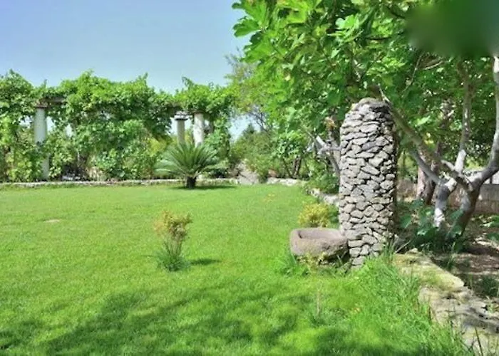 Spacious Mansion In Near Sea Nyaraló