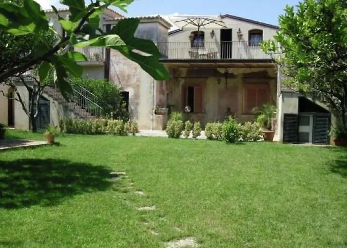 Spacious Mansion In Near Sea *