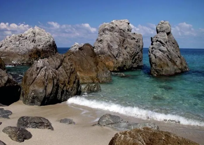 Semesterbostad Spacious Mansion In Near Sea *