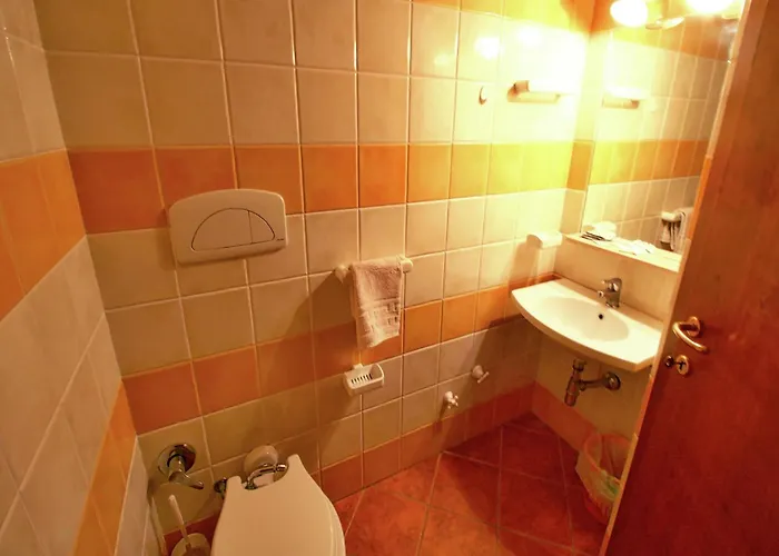 Spacious Mansion In Near Sea *